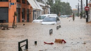 Εικόνες απόλυτης καταστροφής απ’ τις πλημμύρες στον Βόλο και στο Πήλιο
