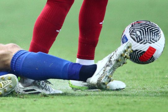 «Στη κόψη του ξυραφιού»: Επανέναρξη στα play off της Super League