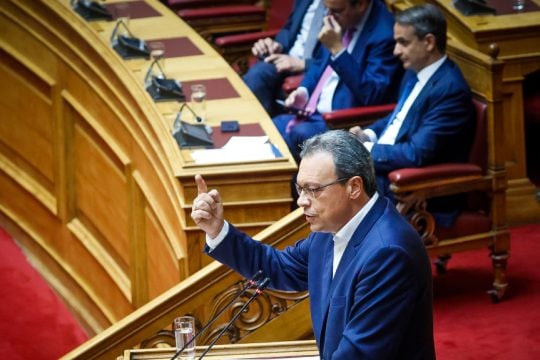 Πυρά ΣΥΡΙΖΑ κατά Μητσοτάκη για την ομιλία στην Κ.Ο.: Τους συγχαίρετε για τις άρσεις ασυλίας και το κουκούλωμα;