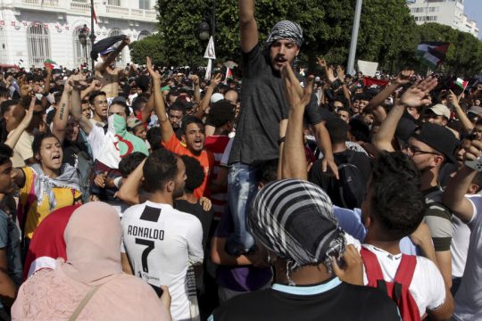 Μαζική συγκέντρωση αλληλεγγύης στους Παλαιστινίους στην Τύνιδα