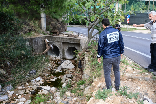 Ο υπουργός Πολιτικής Προστασίας Βασίλης Κικίλιας - αυτοψία σε Κηφισό και ρέματα
