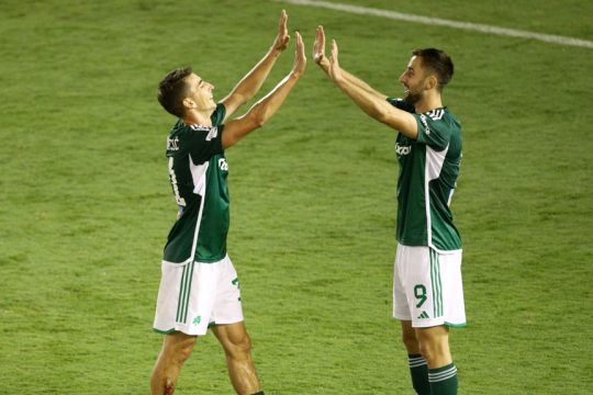 pao-podosfairistes