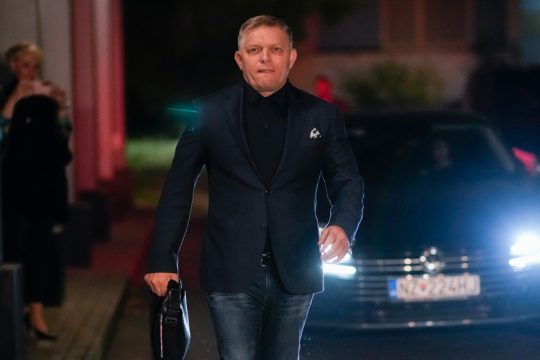 Ρόμπερτ Φίκο