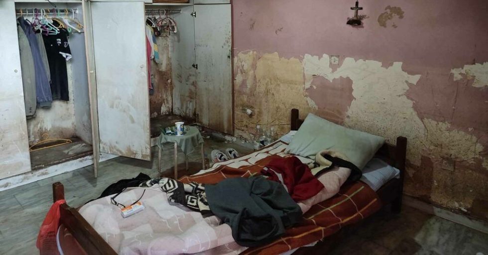 Εδώ κοιμάται ο άνεργος 62χρονος, περιμένοντας την επιδότηση ενοικίου
