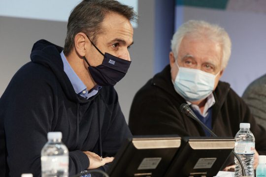 Κυρ. Μητσοτάκης και Στ. Μπένος κατά τις ανακοινώσεις για την ανασυγκρότηση της καμένης Βόρειας Εύβοιας το 2021