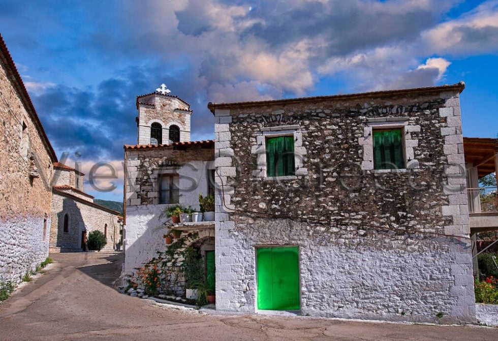 Στις γειτονιές της παλιάς Χαλανδρίτσας