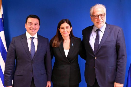τριμελής για ναυτιλία