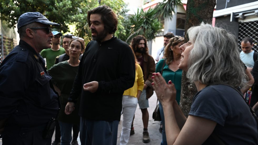 Εξάρχεια, μετρό, πλατεία