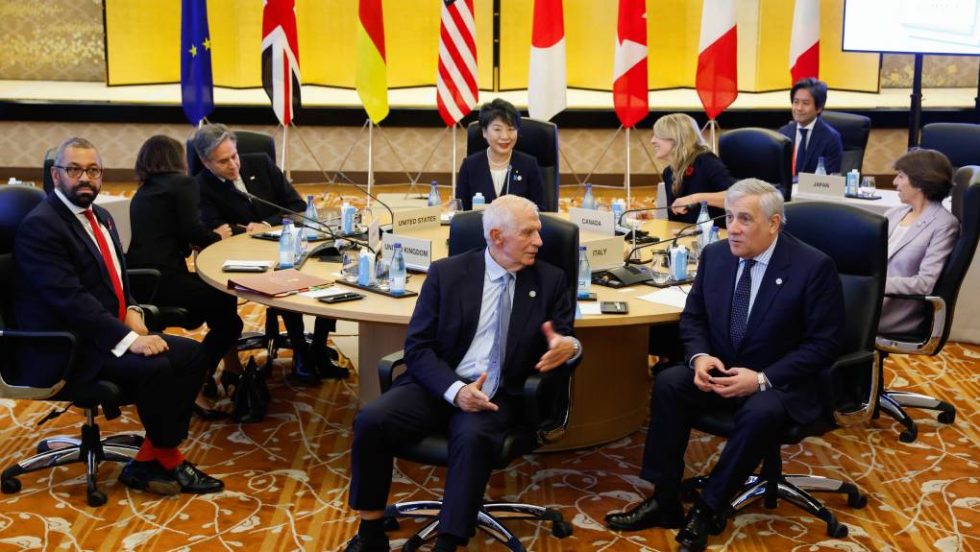 g7