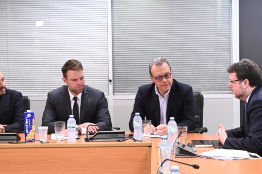 Κασσελάκης στην Επιτροπή Ανταγωνισμού