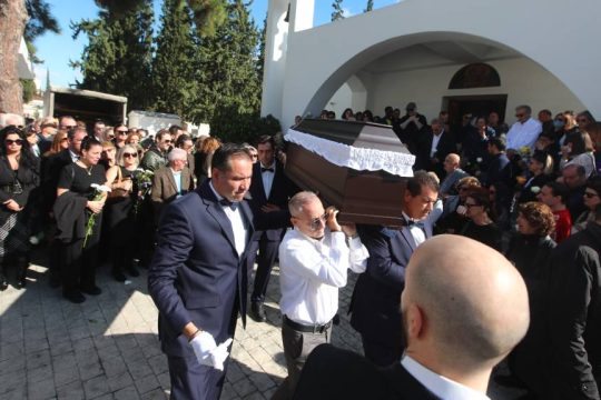 κηδεία Νικολαΐδου