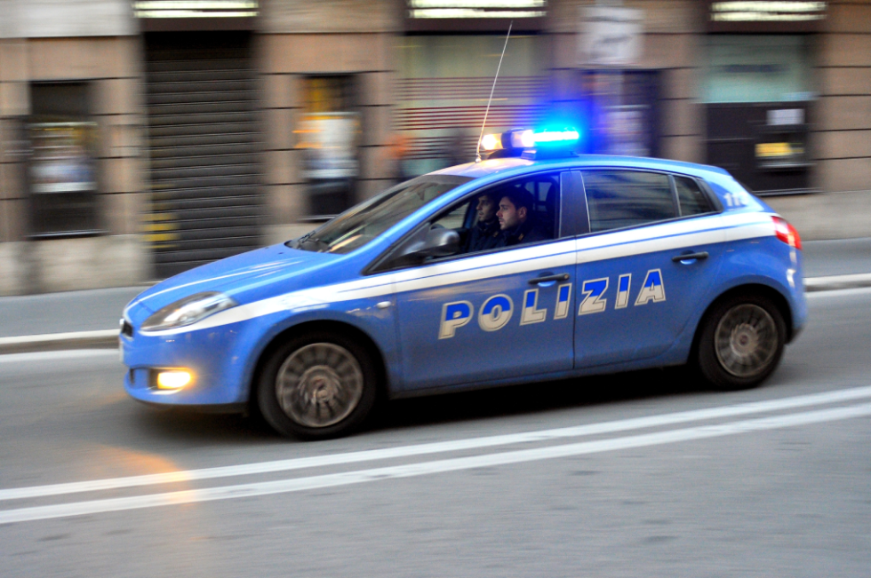 Ιταλία: Ληστές μπήκαν σε τράπεζα, κράτησαν υπό ομηρεία 25 άτομα και έφυγαν από υπονόμους