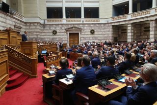 vouli-mitsotakis