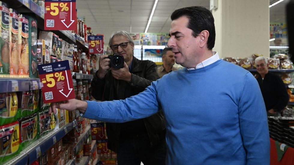 Επίσκεψη του υπουργού Ανάπτυξης Κώστα Σκρέκα σε κατάστημα αλυσίδας σούπερ μάρκετ "Γαλαξίας" στην Αθήνα