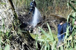 Εμπειρογνώμονες της Πολεμικής Αεροπορίας στα συντρίμμια του Τ-2