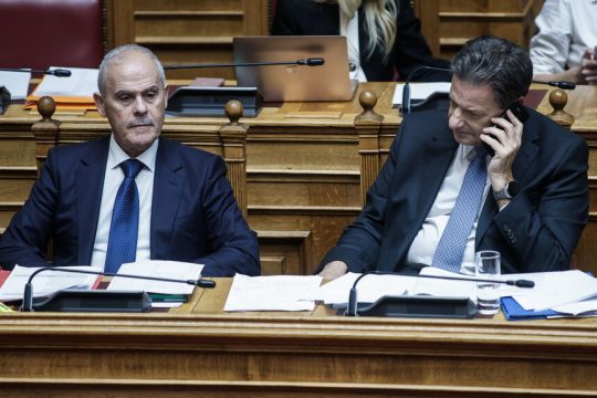 Ο υπουργός Περιβάλλοντος και Ενέργειας Θεόδωρος Σκυλακάκης και ο υφυπουργός Νίκος Ταγαράς