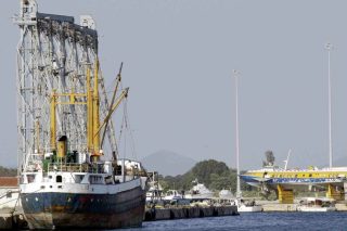 «Το ενδιαφέρον των Αμερικανών για πλωτή μονάδα αποθήκευσης υγροποιημένου φυσικού αερίου στο λιμάνι της Αλεξανδρούπολης υπονομεύει την ισόρροπη ανάπτυξη εντός της περιφέρειας δεν βοηθάει στο να βγει η περιοχή από το τέλμα», τονίζει ο Χρ. Γιορδαμλής