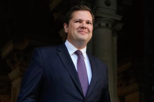 o Ρόμπερτ Τζένρικ