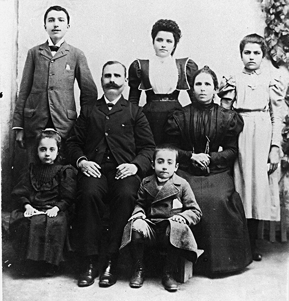 kazantakis-oikogeneia