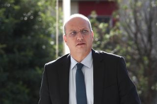 Οικονόμου για «γαλάζιο» αντάρτικο: «Καταθέτουμε προβληματισμό, είναι ώρα να γίνουν θεσμικές αλλαγές»