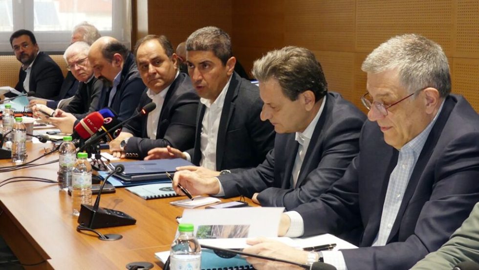 Το κυβερνητικό κλιμάκιο μέσα στο δημαρχείο Καρδίτσας