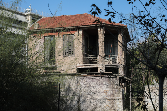 Ετοιμόρροπο κτίριο στη Ριζούπολη