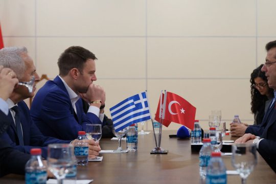 Ο Στέφανος Κασσελάκης βρέθηκε στην Κωνσταντινούπολη για τα Θεοφάνια και χθες είχε συνάντηση με τον δήμαρχο της Πόλης, Εκρέμ Ιμάμογλου