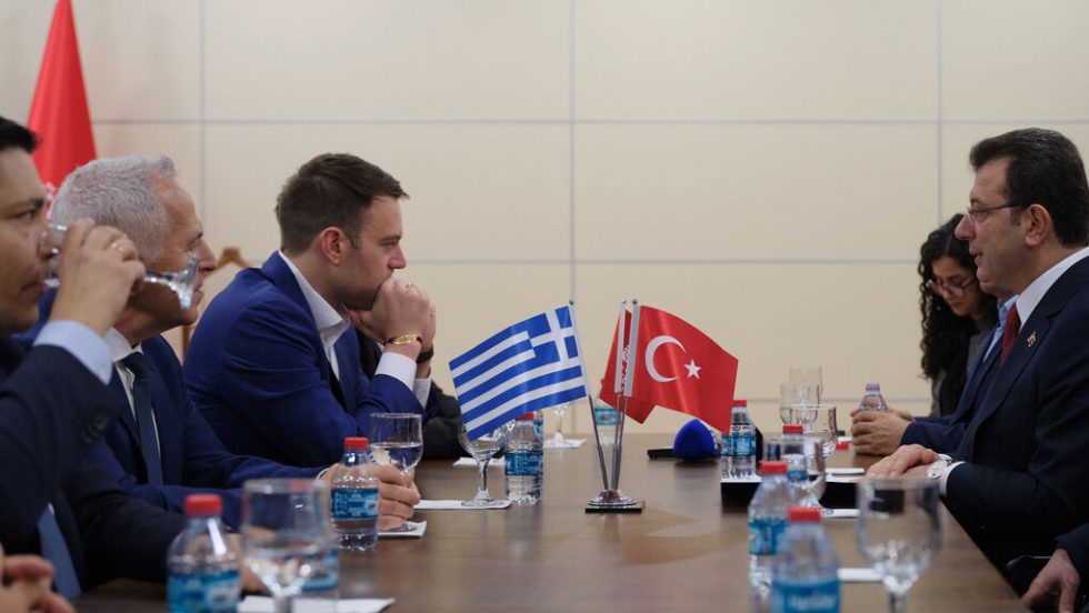 Ο Στέφανος Κασσελάκης βρέθηκε στην Κωνσταντινούπολη για τα Θεοφάνια και χθες είχε συνάντηση με τον δήμαρχο της Πόλης, Εκρέμ Ιμάμογλου