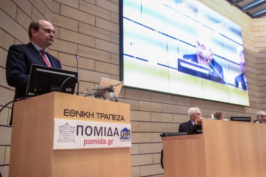 ο Κωστής Χατζηδάκης