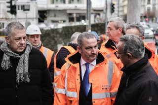Από αριστερά: Ταχιάος, Εξάρχου, Σταϊκούρας στον Σταθμό Βενιζέλου