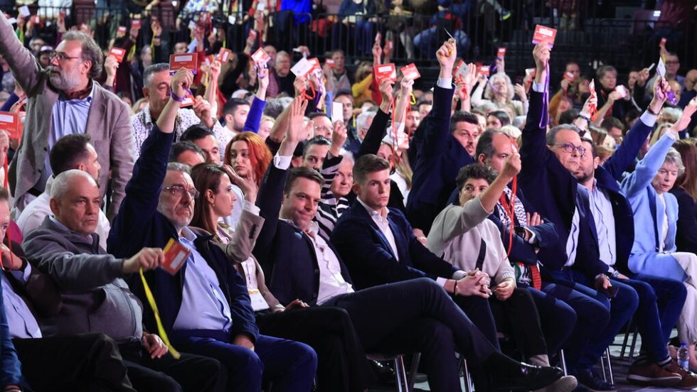 Συνέδριο ΣΥΡΙΖΑ: Ψηφοφορία δι’ ανατάσεως των χειρών