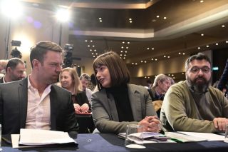 Δεν πέρασε η πρόταση του Στέφανου Κασσελάκη που παρουσίασαν χτες στην Κεντρική Οργανωτική Επιτροπή του Συνεδρίου οι γραμματείς του ΣΥΡΙΖΑ, Ράνια Σβίγκου και Γιώργος Βασιλειάδης, για ηλεκτρονική ψηφοφορία εκλογής συνέδρων