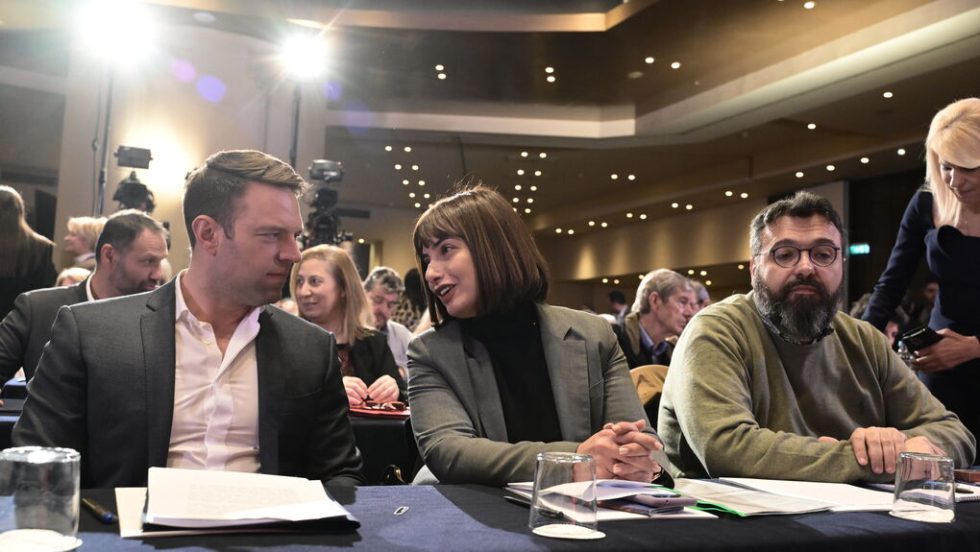 Δεν πέρασε η πρόταση του Στέφανου Κασσελάκη που παρουσίασαν χτες στην Κεντρική Οργανωτική Επιτροπή του Συνεδρίου οι γραμματείς του ΣΥΡΙΖΑ, Ράνια Σβίγκου και Γιώργος Βασιλειάδης, για ηλεκτρονική ψηφοφορία εκλογής συνέδρων