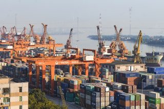 Το λιμάνι της Guangzhou στην Κίνα