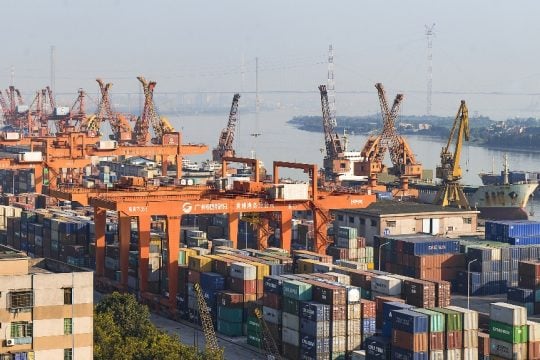 Το λιμάνι της Guangzhou στην Κίνα
