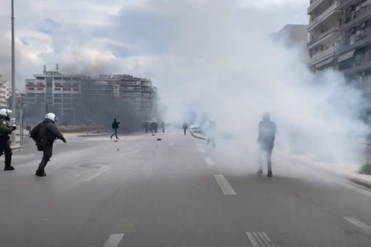 χημικά από τα ΜΑΤ στη Θεσσαλονίκη