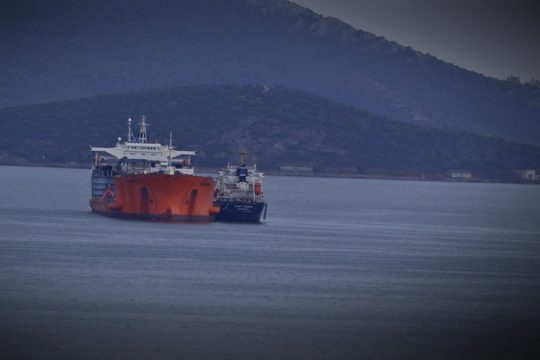 Μικρές απώλειες στην ελληνική σημαία από φορτηγά και δεξαμενόπλοια