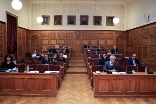 Εξεταστική για τα Τέμπη