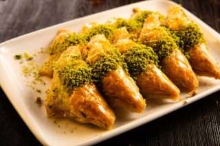 Τρίγωνα μπακλαβαδάκια