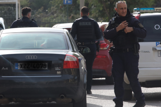 Από την μεταγωγή του Χρήστου Τσάκαλου στα δικαστήρια της πρώην Σχολής Ευελπίδων