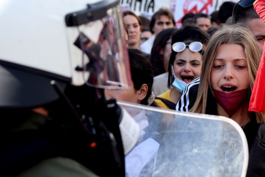 Η οργή ζωγραφισμένη στα πρόσωπα των διαδηλωτών φοιτητών