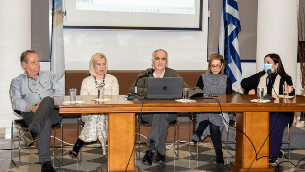 Το πάνελ της εκδήλωσης για το πρόγραμμα «Ανάδοχη Πρώτη Αγκαλιά» από τον Δήμο Νίκαιας-Ρέντη