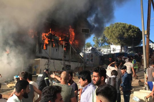 Ο καταυλισμός της Μόριας φλέγεται τον Σεπτέμβριο του 2019