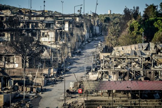 Καταστροφές στον καταυλισμό της Μόρια στη Λέσβο από πυρκαγιά