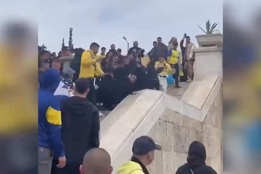 οπαδοί της Μακάμπι επιτίθενται σε αλλοδαπό