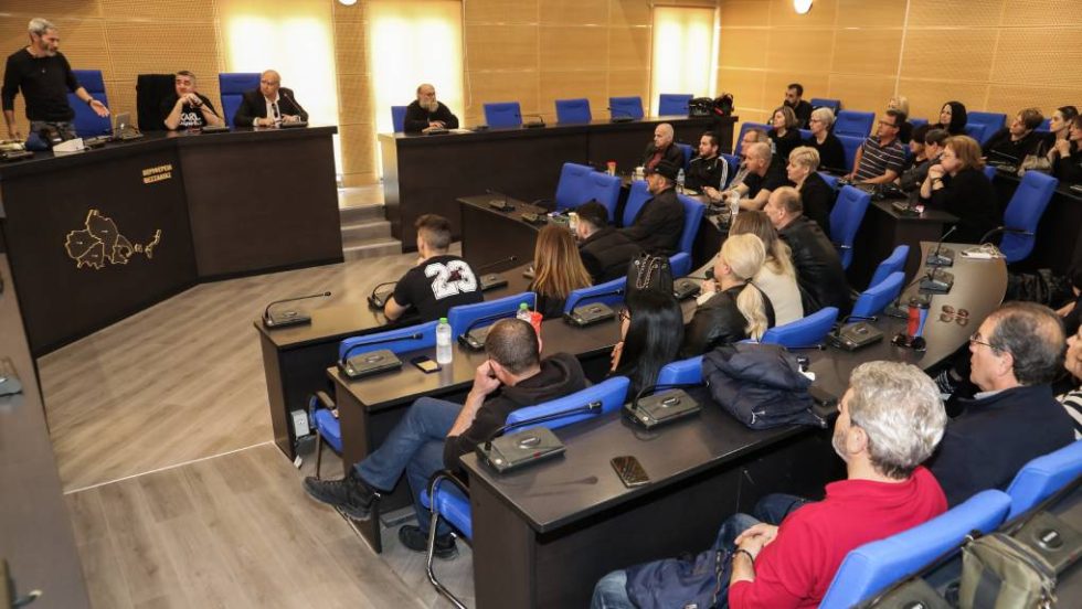 Λάρισα, συνάντηση συγγενών των θυμάτων των Τεμπών