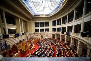 Βουλή , πρόταση μομφής