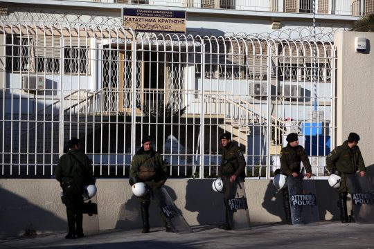 Έφοδος της ΕΛ.ΑΣ. στο ψυχιατρείο των φυλακών Κορυδαλλού - Κατασχέθηκαν κινητά και ναρκωτικά