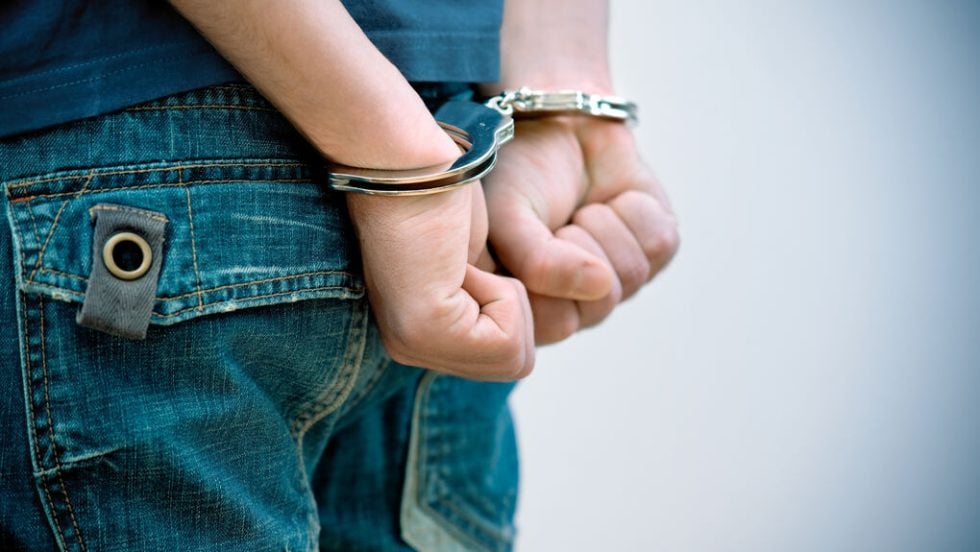 Σιδηροδέσμιο στο Δρομοκαΐτειο οδηγήθηκε 17χρονο παιδί από τη Χίο, στο φάσμα του αυτισμού