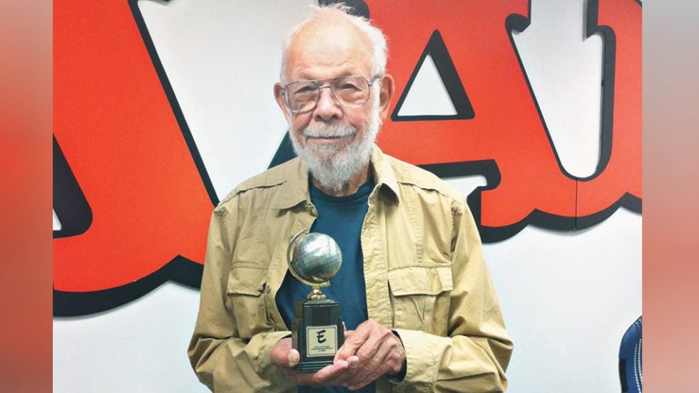 Ο Al Jaffee με το βραβείο Eisner, 2013